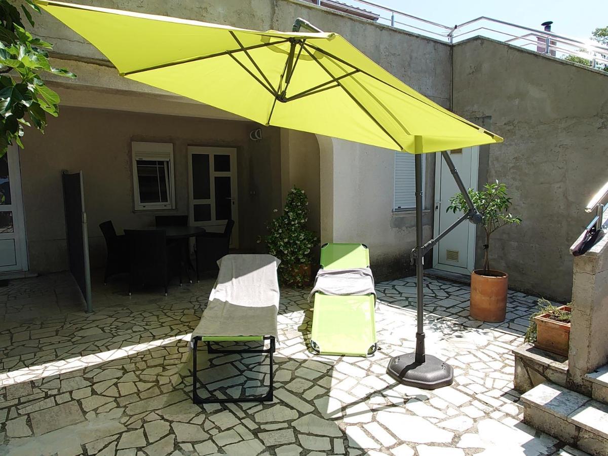 Apartmani Lea Jadranovo Esterno foto